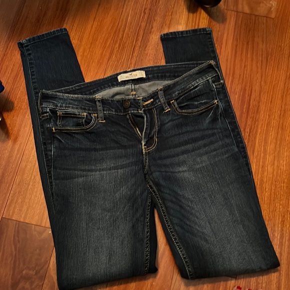 Hollister jeans dark wash 5L 27 x 33 RN number 75654 stock #001